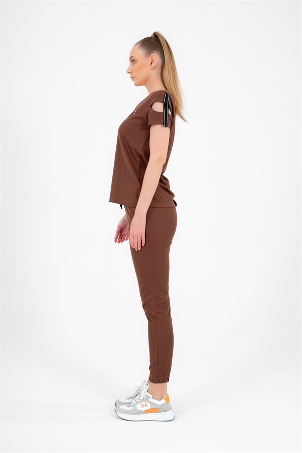 Escetic Kahve Kadın Nakış Detaylı ABD Pike Nefes Alan T-shirt Takım A3068