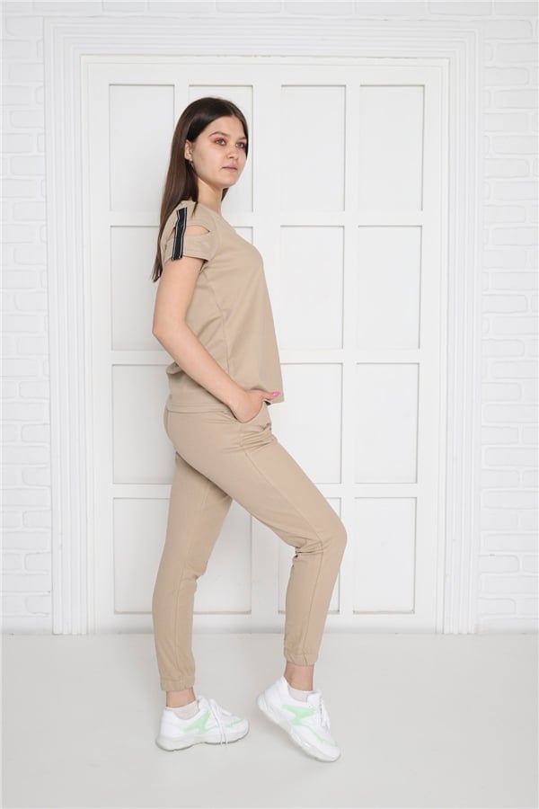 Escetic Koyu Bej Kadın Nakış Detaylı ABD Pike Nefes Alan T-shirt Takım A3068