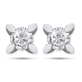Kapalı Çarşı'da Alis Diamonds elmas küpe koleksiyonu