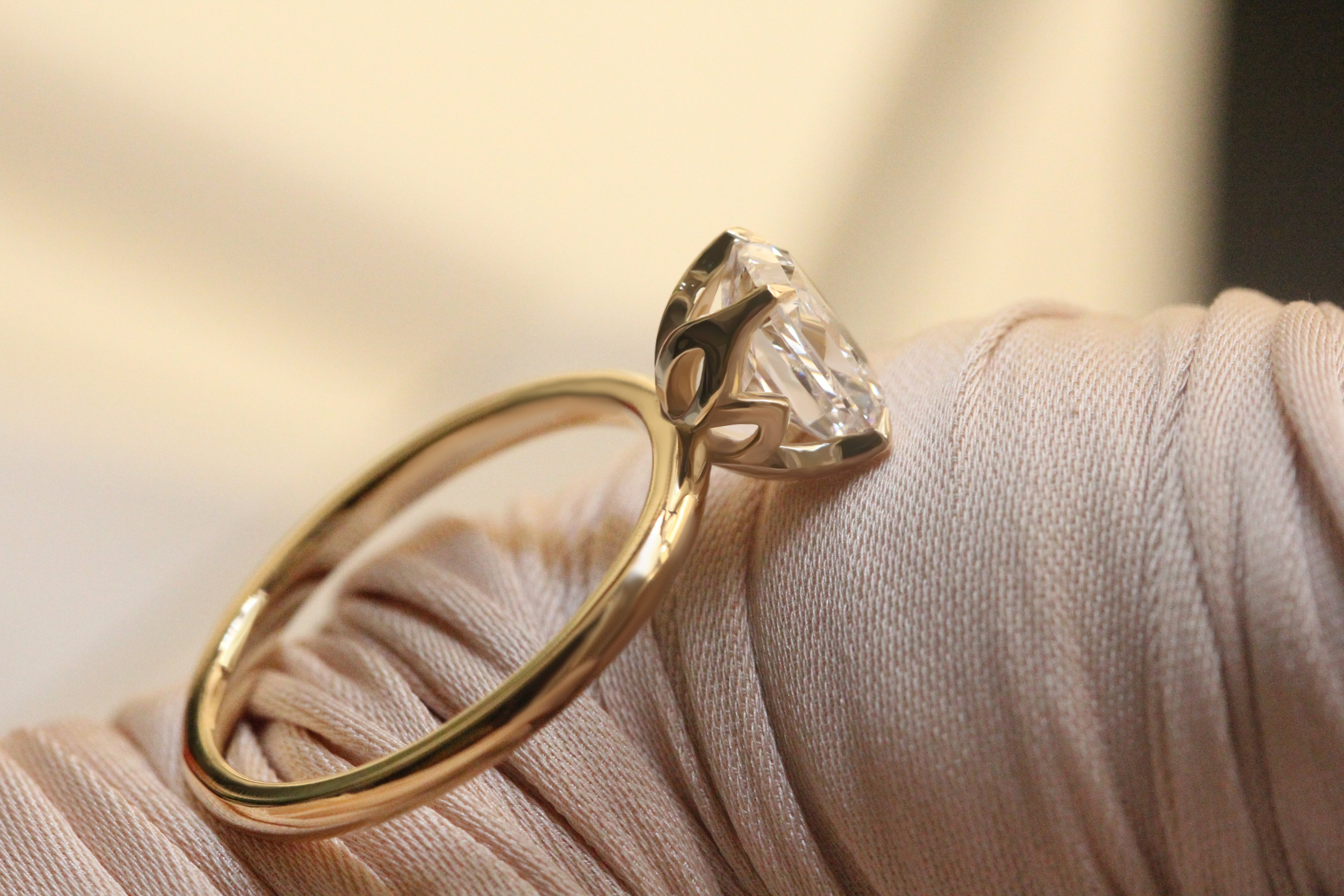 Alis Diamonds sarı altın tek taş pırlanta yüzük