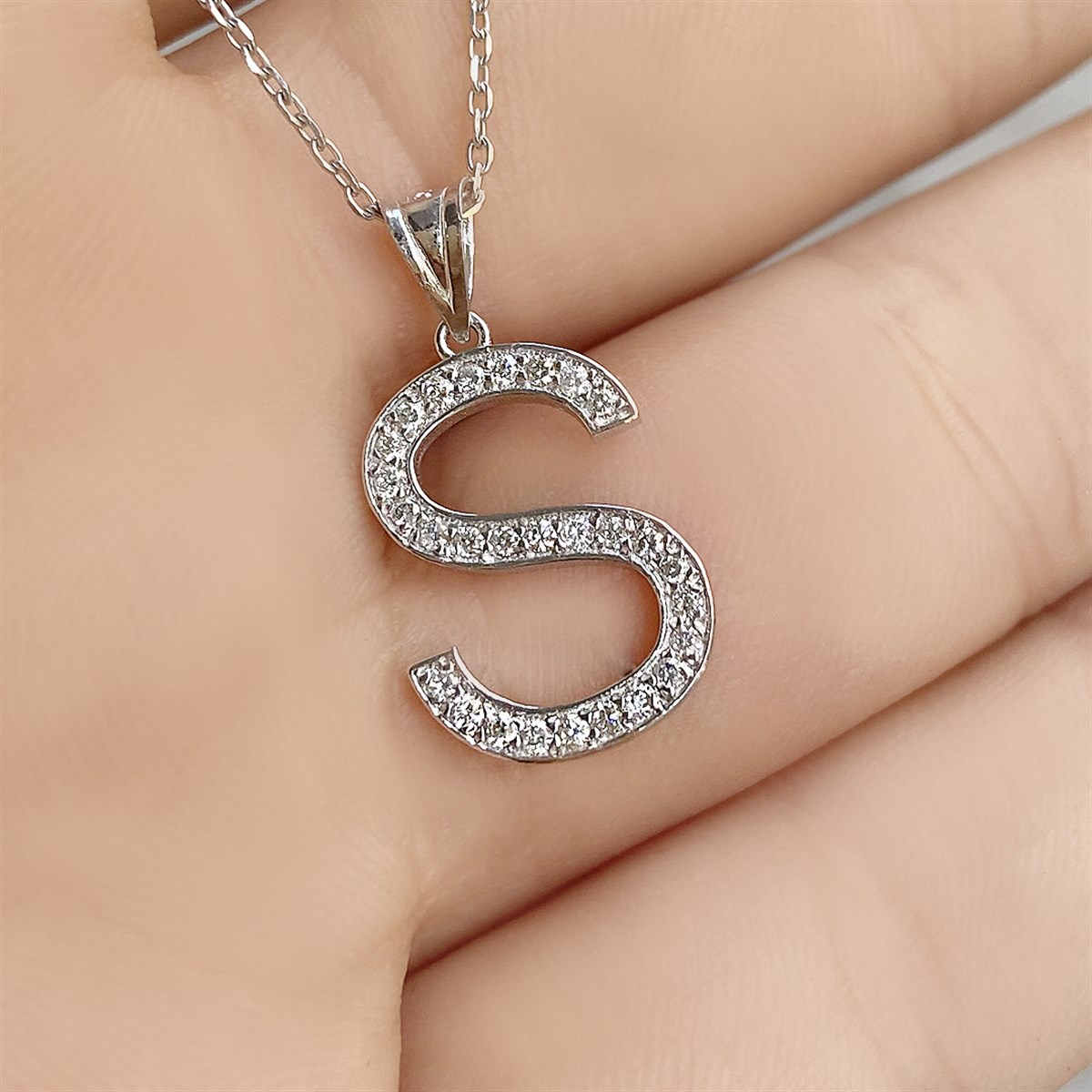 0.20 Karat HRD Sertifikalı Pırlanta S Harf Kolye 