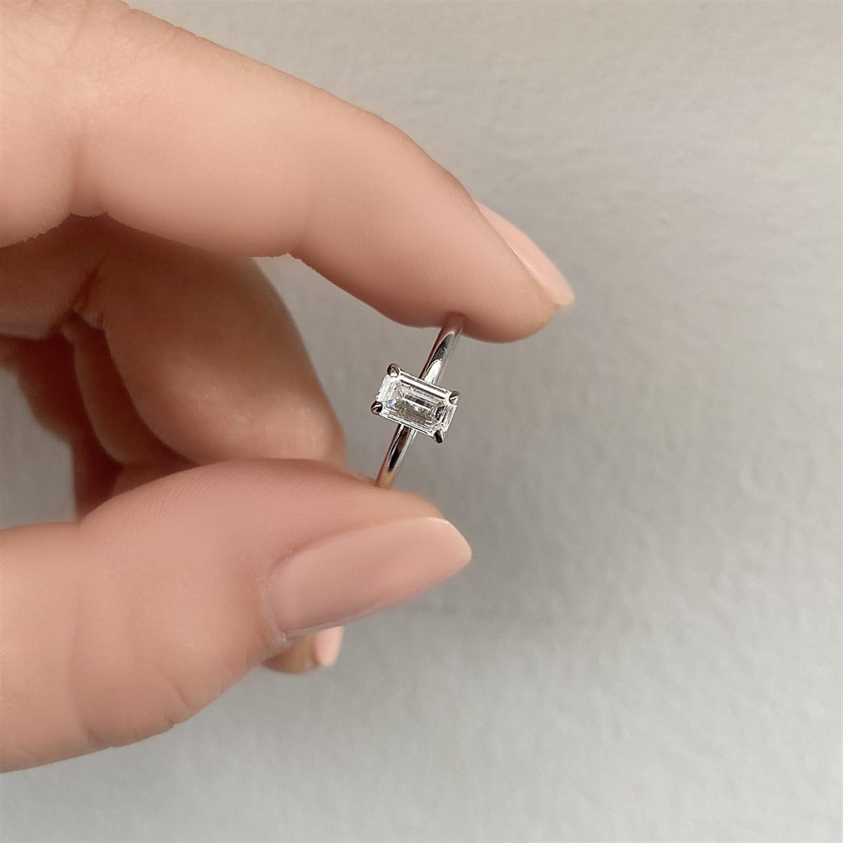 0.30 Karat HRD Sertifikalı Rose Pırlanta Emerald Yüzük D Renk