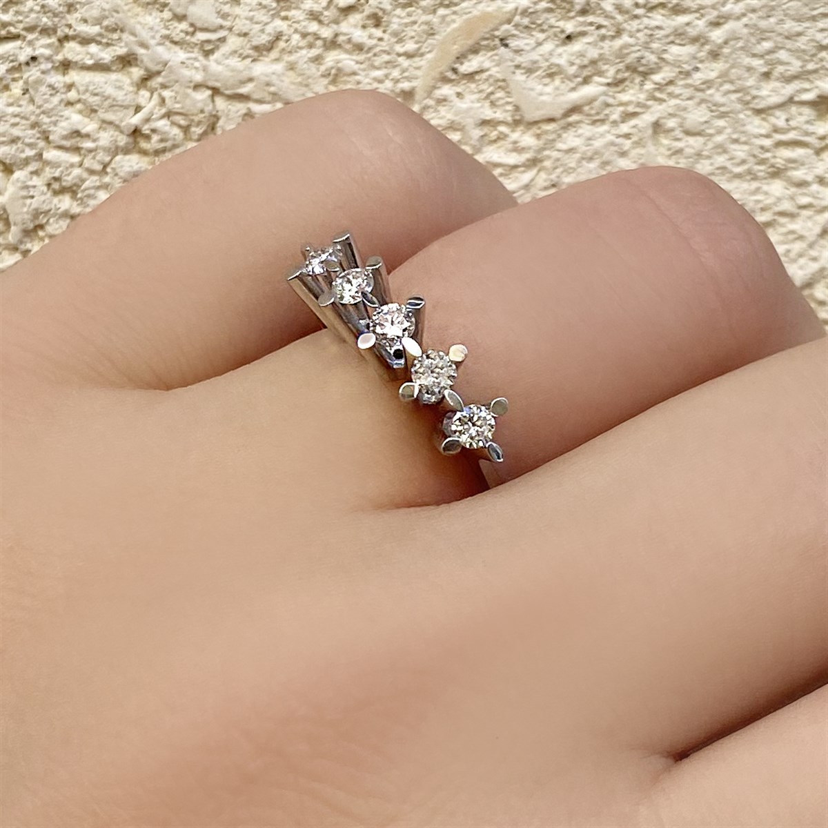0.35 Karat HRD Sertifikalı Pırlanta Beştaş Yüzük E Renk