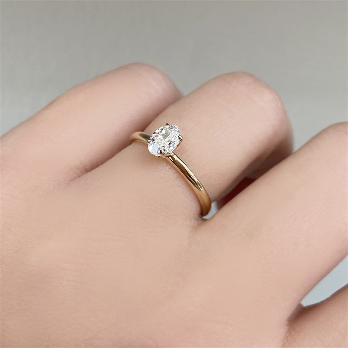 0.50 Karat Gia Sertifikalı Sarı Pırlanta Oval Yüzük E Renk