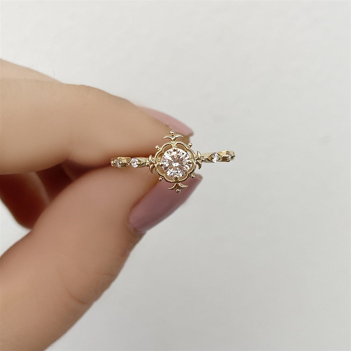 0.50 Karat HRD Sertifikalı Vintage Tasarım Pırlanta Yüzük F Renk