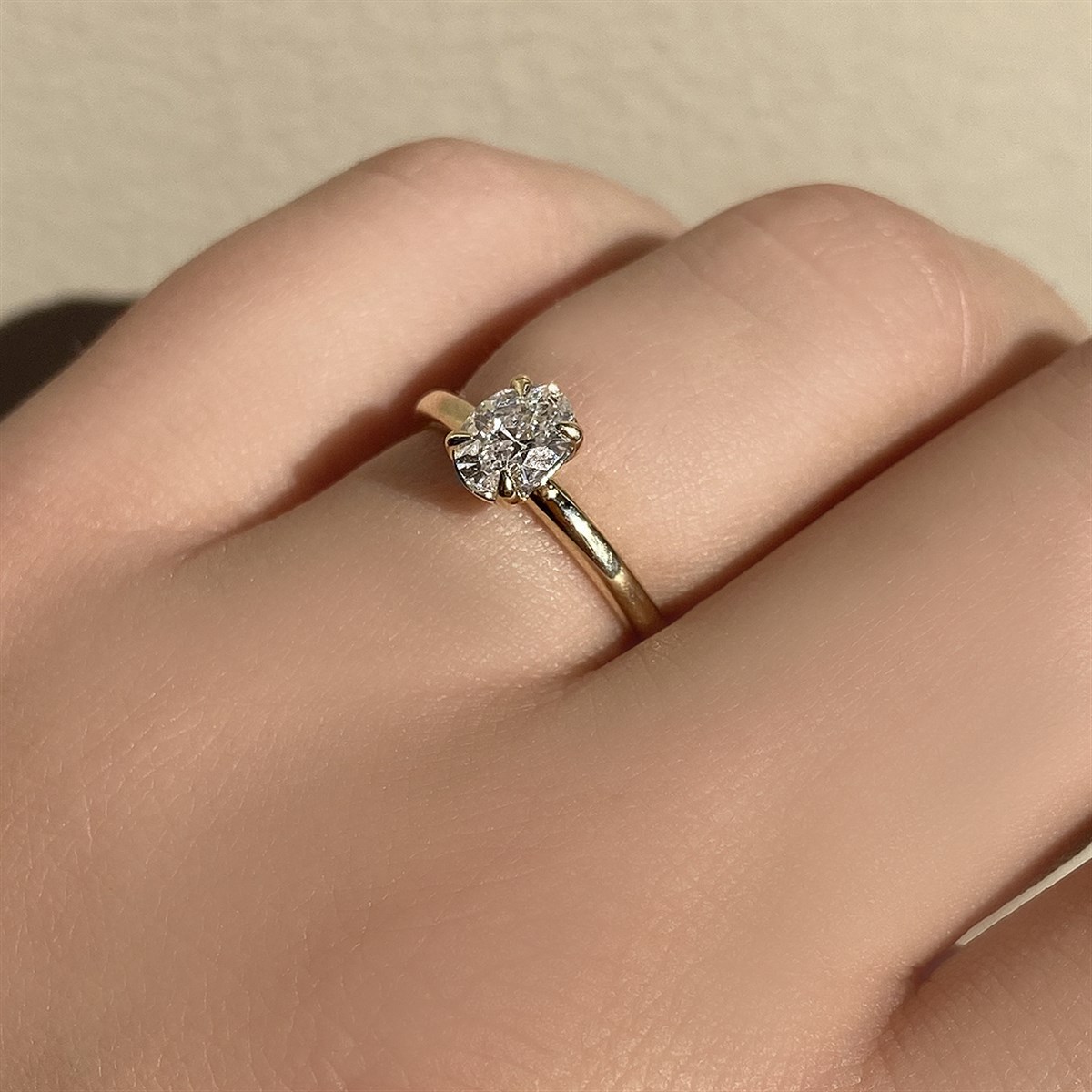 0.60 Karat Gia Sertifikalı Rose Pırlanta Oval Yüzük F Renk