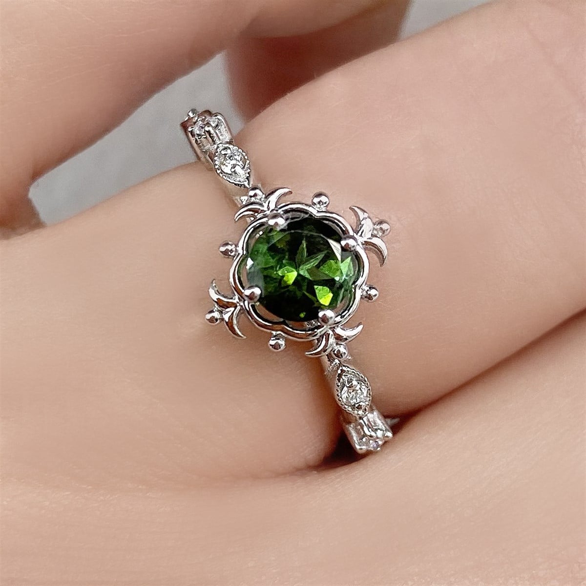 0.60 Karat Vintage Pırlanta Zümrüt Yüzük 