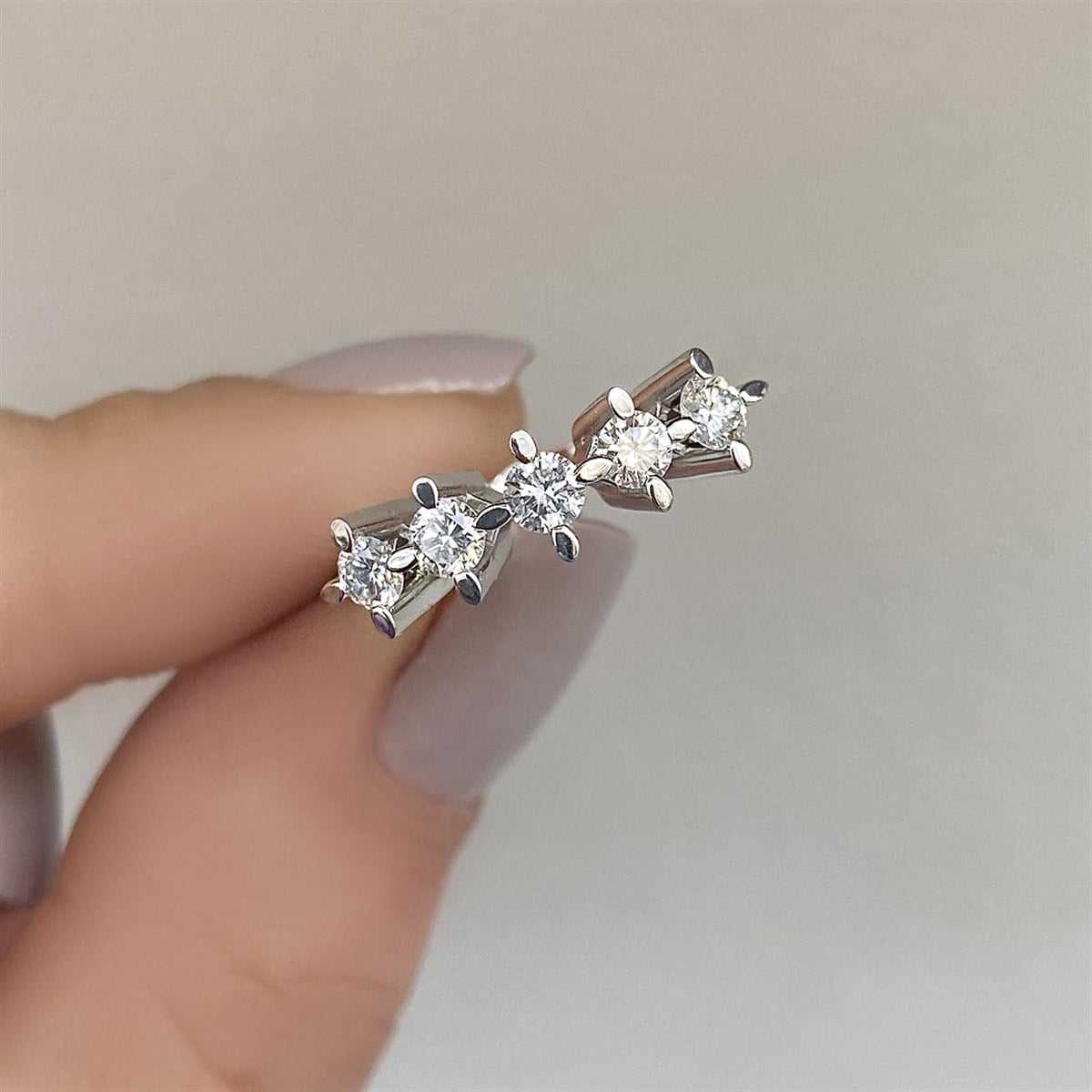 0.75 Karat Sertifikalı Pırlanta Beştaş Yüzük E Renk