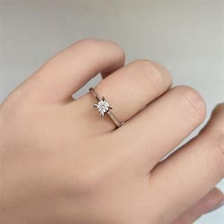 0.50 Karat HRD Sertifikalı Pırlanta Tektaş Yüzük E Renk