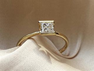 0.50 Karat Prenses Kesim ULUSLARARASI Sertifikalı Tasarım Yüzük - HERA