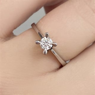 0.30 Karat GIA Sertifikalı Pırlanta Tektaş Yüzük D Renk