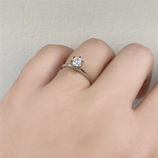 0.30 Karat GIA Sertifikalı Rose Altı Tırnak Pırlanta Tektaş Yüzük F Renk