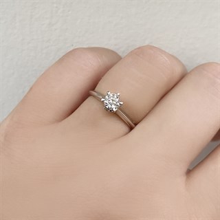 0.30 Karat GIA Sertifikalı Sarı Altı Tırnak Pırlanta Tektaş Yüzük F Renk