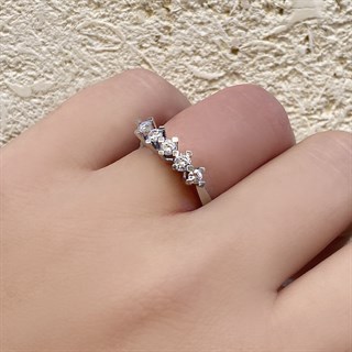 0.40 Karat Beştaş Pırlanta Yüzük F Renk