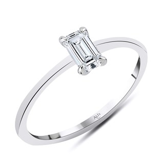 0.40 Karat Gia Sertifikalı Beyaz Pırlanta Emerald Yüzük E Renk