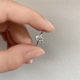 0.40 Karat Gia Sertifikalı Rose Pırlanta Emerald Yüzük E Renk