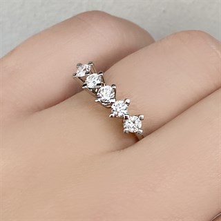 0.40 Karat Pırlanta Beştaş Yüzük E Renk