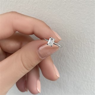 0.50 Karat Gia Sertifikalı Beyaz Pırlanta Emerald Yüzük F Renk