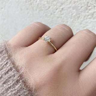 0.50 Karat Gia Sertifikalı Pırlanta Tektaş Rose Yüzük E Renk