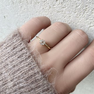 0.50 Karat Gia Sertifikalı Pırlanta Tektaş Rose Yüzük F Renk