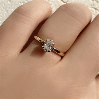 0.50 Karat Gia Sertifikalı Rose Pırlanta Oval Yüzük E Renk