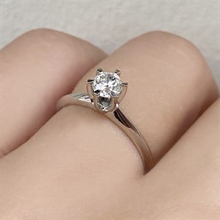 0.50 Karat Gia Sertifikalı Tektaş Sarı Pırlanta Yüzük E Renk