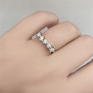 0.50 Karat Pırlanta Beştaş Yüzük D Renk