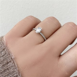 0.60 Karat GIA Sertifikalı Oval Tasarım Pırlanta Yüzük F Renk