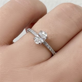 0.60 Karat GIA Sertifikalı Oval Tasarım Pırlanta Yüzük D Renk