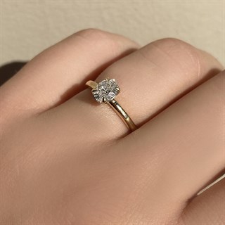 0.60 Karat Gia Sertifikalı Sarı Pırlanta Oval Yüzük E Renk