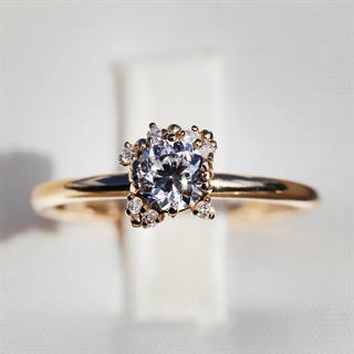 0.60 Karat Gia Sertifikalı Tasarım Yüzük - Lora