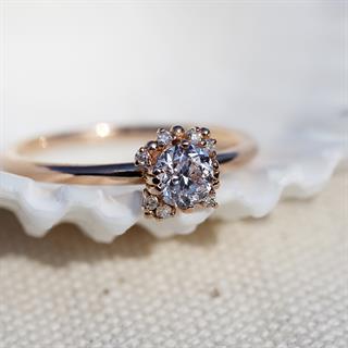 0.60 Karat Gia Sertifikalı Tasarım Yüzük - Lora