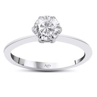 0.70 Karat Gia Sertifikalı Beyaz Altı Tırnak Pırlanta Yüzük F Renk