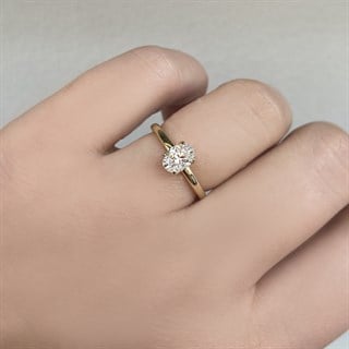 0.70 Karat GIA Sertifikalı Sarı Pırlanta Oval Yüzük E Renk