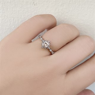 0.70 Karat Gia Sertifikalı Vintage Pırlanta Tasarım Yüzük 