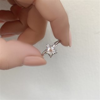 0.75 Karat Gia Sertifikalı Yuvarlak Kesim Tasarım Pırlanta Yüzük E Renk