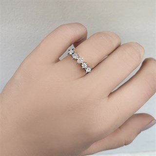 0.75 Karat Pırlanta Beştaş Yüzük F Renk