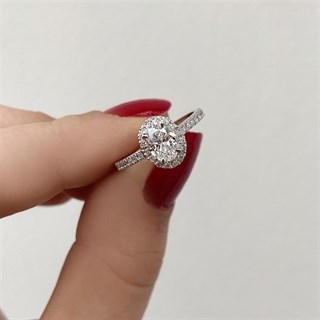 0.85 Karat Gia Sertifikalı Oval Taşlı Pırlanta Yüzük F Renk