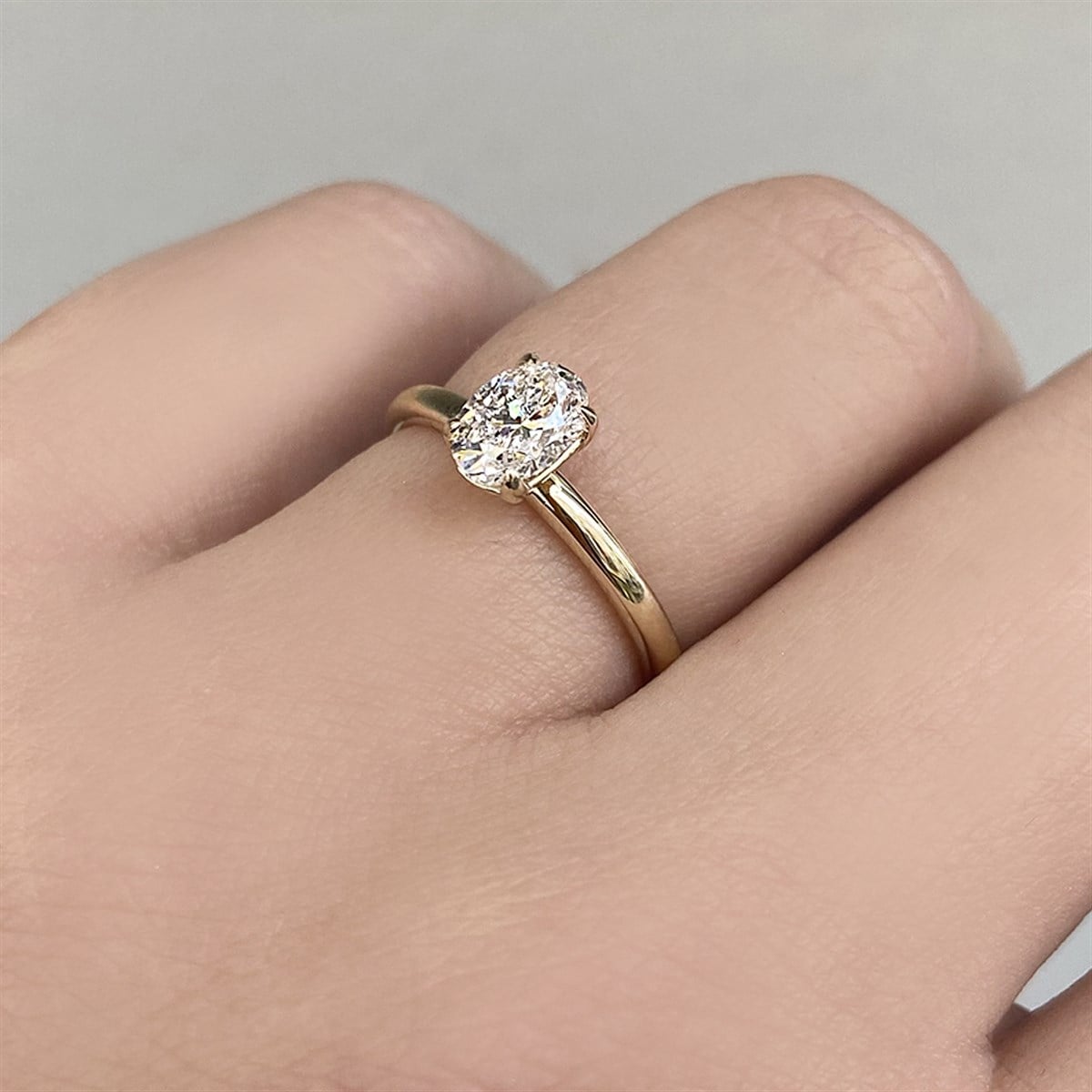 0.70 Karat Gia Sertifikalı Rose Pırlanta Oval Yüzük E Renk