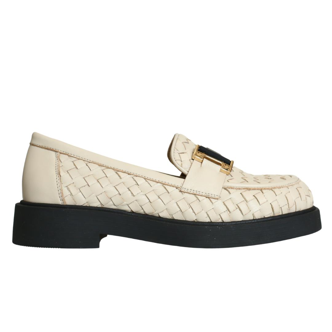 Bej Deri Örgülü Kadın Tokalı Loafer