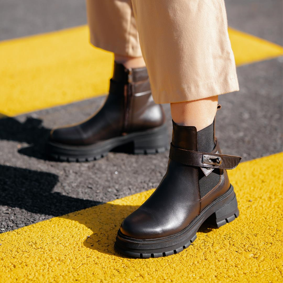 Kahve Deri Kadın Tokalı Bot