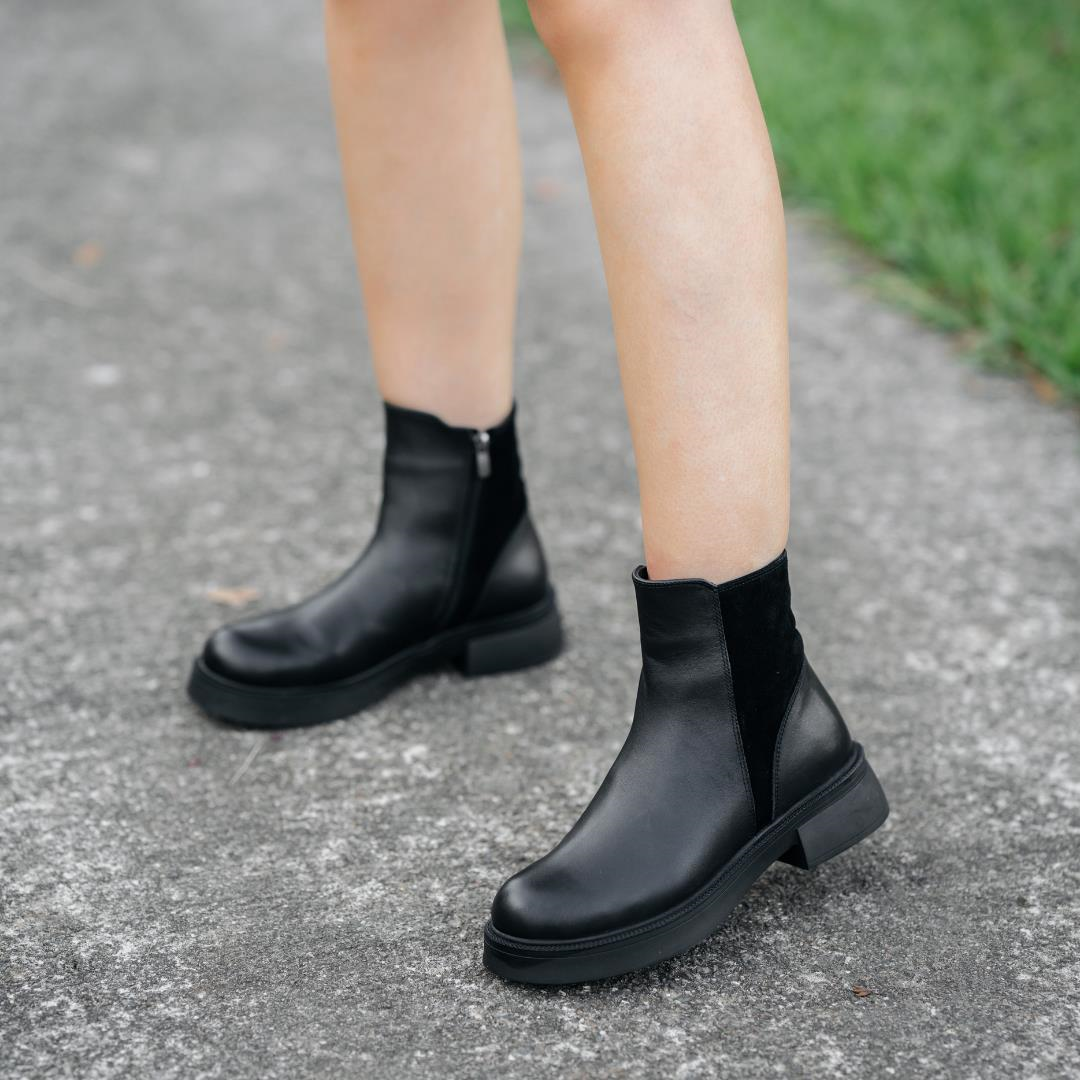 Siyah Deri Kadın Günlük Bot