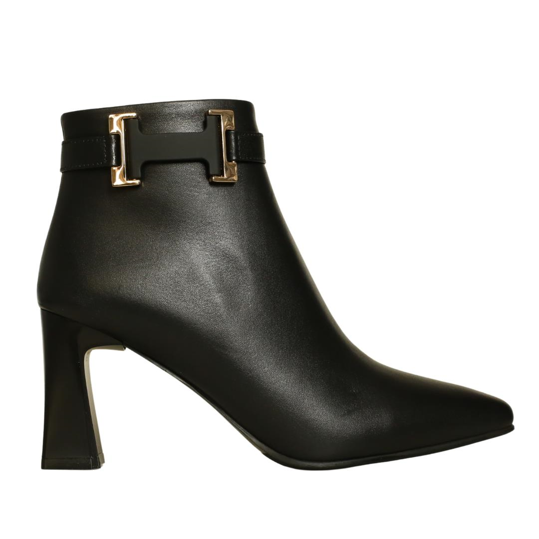 Siyah Deri Kadın Tokalı Topuklu Bot