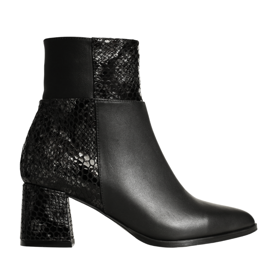 Siyah Deri Kadın Topuklu Bot