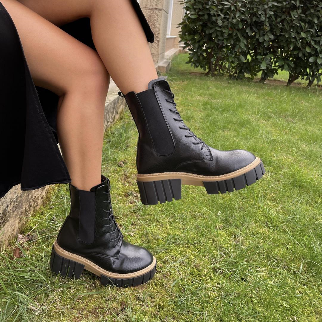 Siyah Kadın Bot
