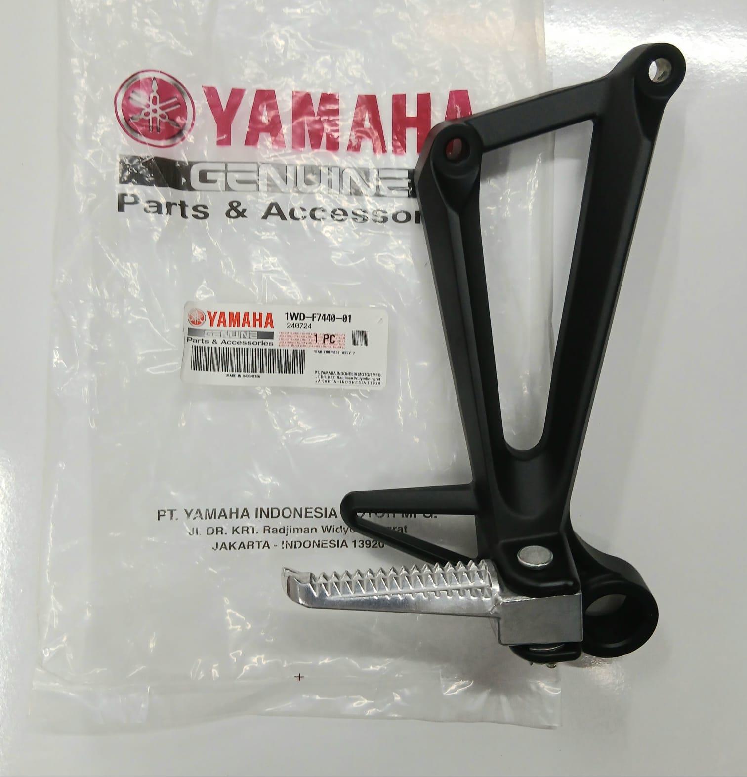 ARKA BASAMAK VE BRAKET(SAĞ)