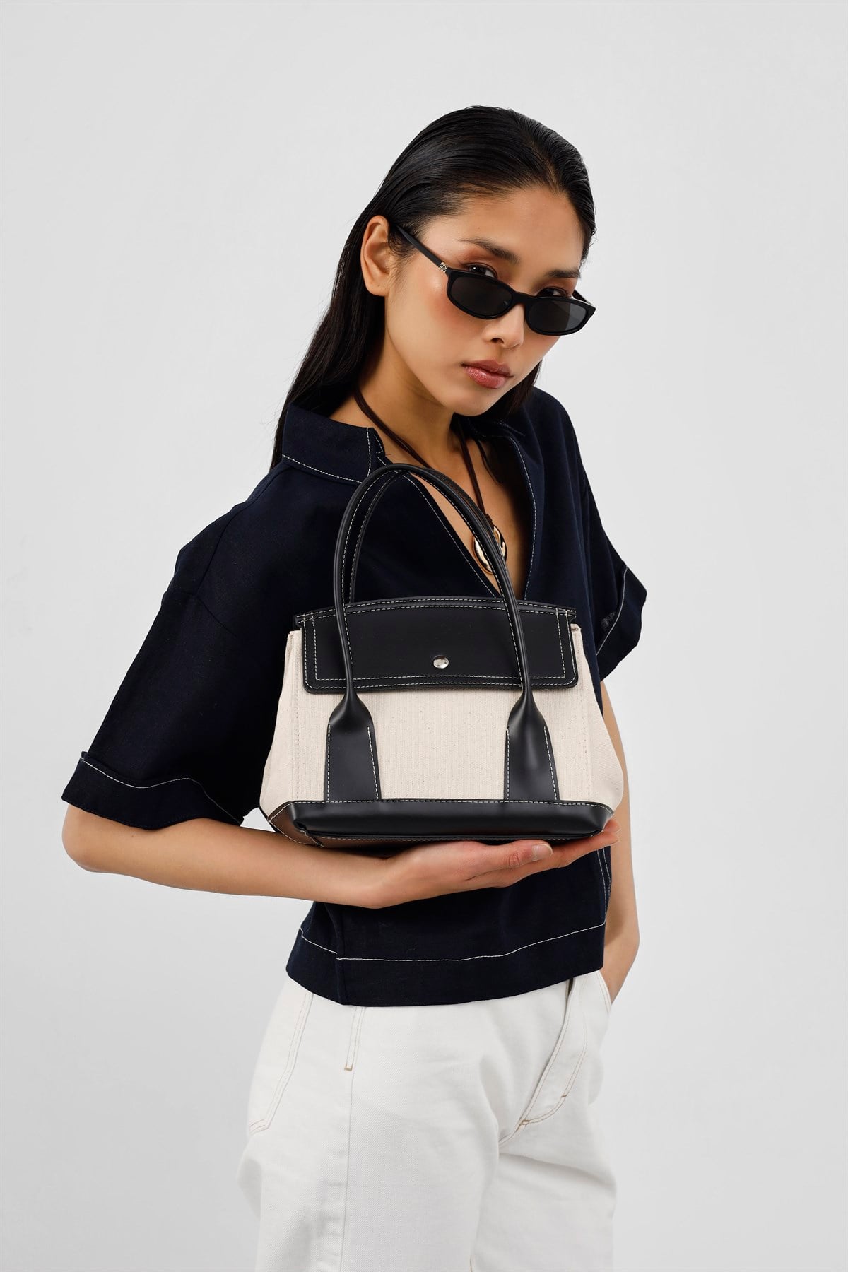 Suede Garnili Kanvas El ve Çapraz Siyah