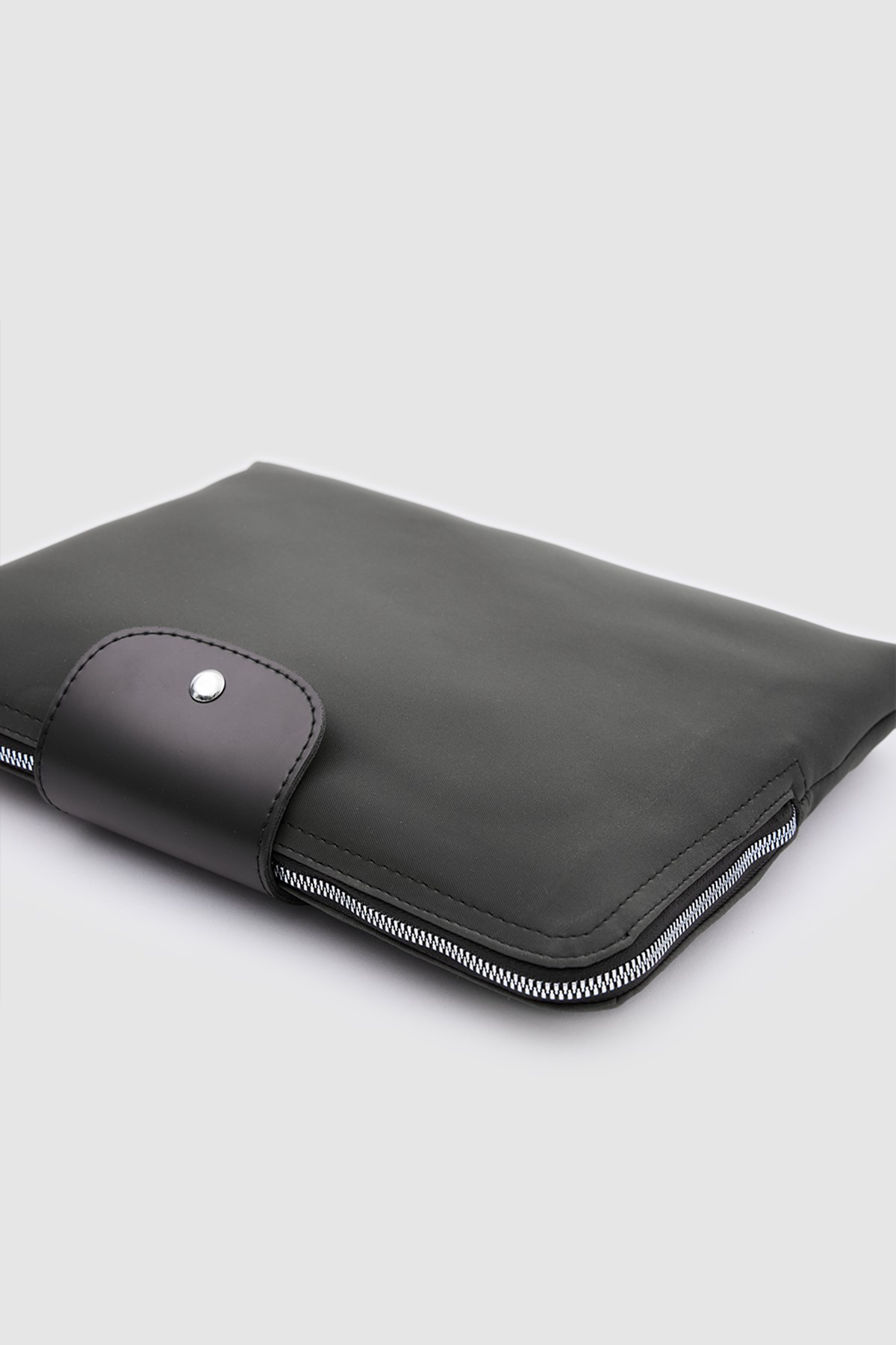 Case “13 Laptop Çantası Siyah