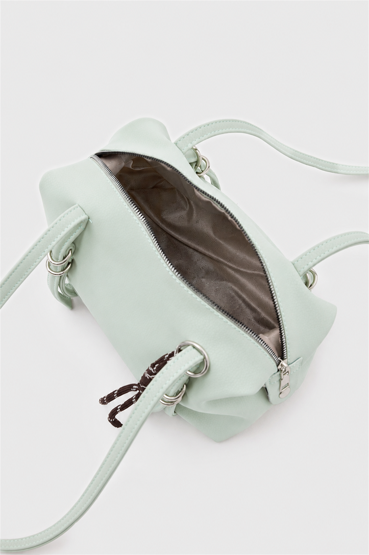 Gia Charmlı Oval Çanta Mint