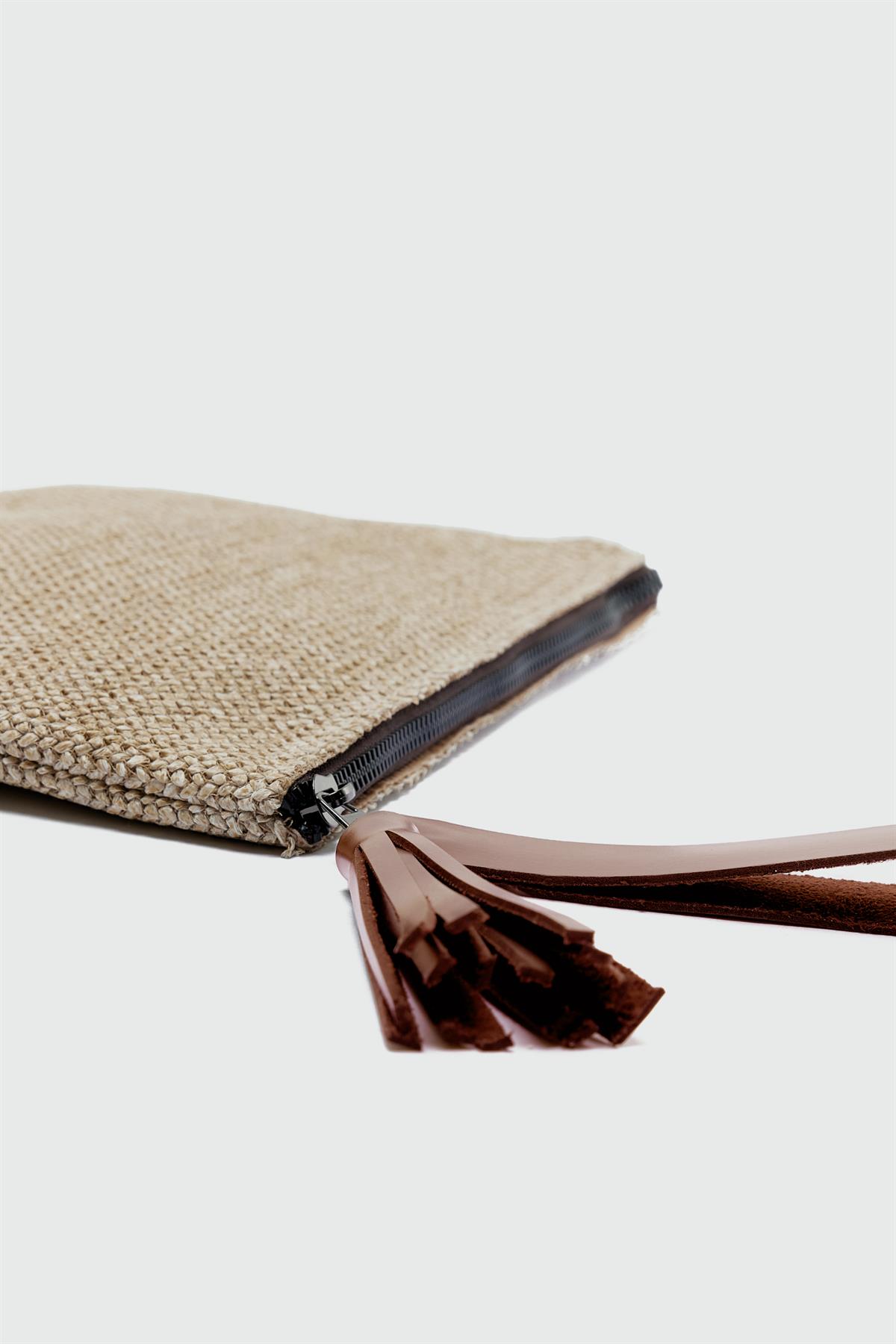 Juno Püskül Detaylı Hasır Clutch Çanta Taba